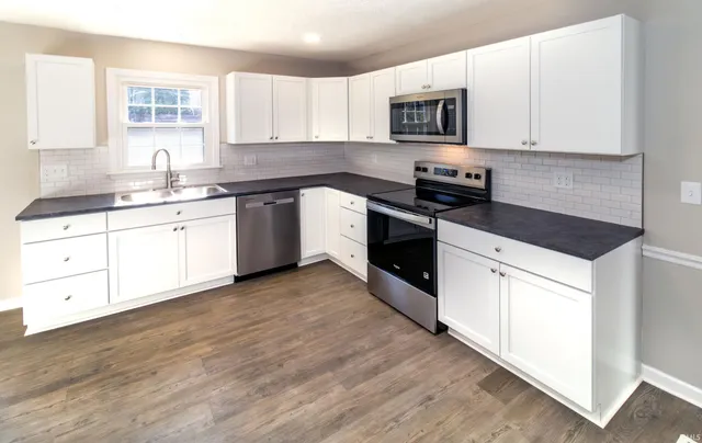 $389,777 | 6301 East Oak Street, Evansville, IN 47715