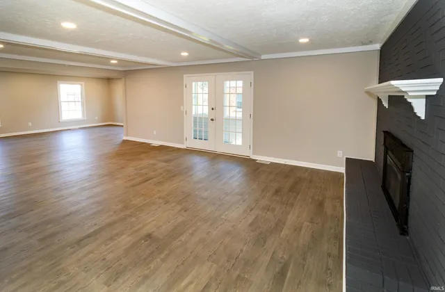 $389,777 | 6301 East Oak Street, Evansville, IN 47715