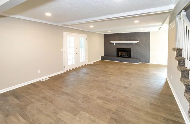 $389,777 | 6301 East Oak Street, Evansville, IN 47715