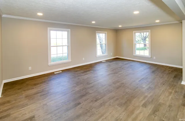 $389,777 | 6301 East Oak Street, Evansville, IN 47715