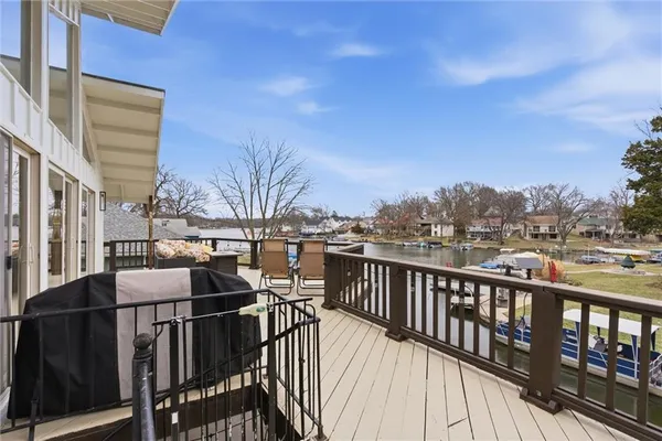 $660,000 | 33 Anchor Drive, Lake Tapawingo, MO 64015