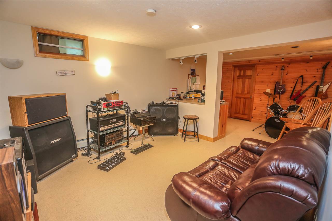 453 Pingree Hill Road Auburn, NH 03032 - Photo 23 of 37 Gallery Image 23