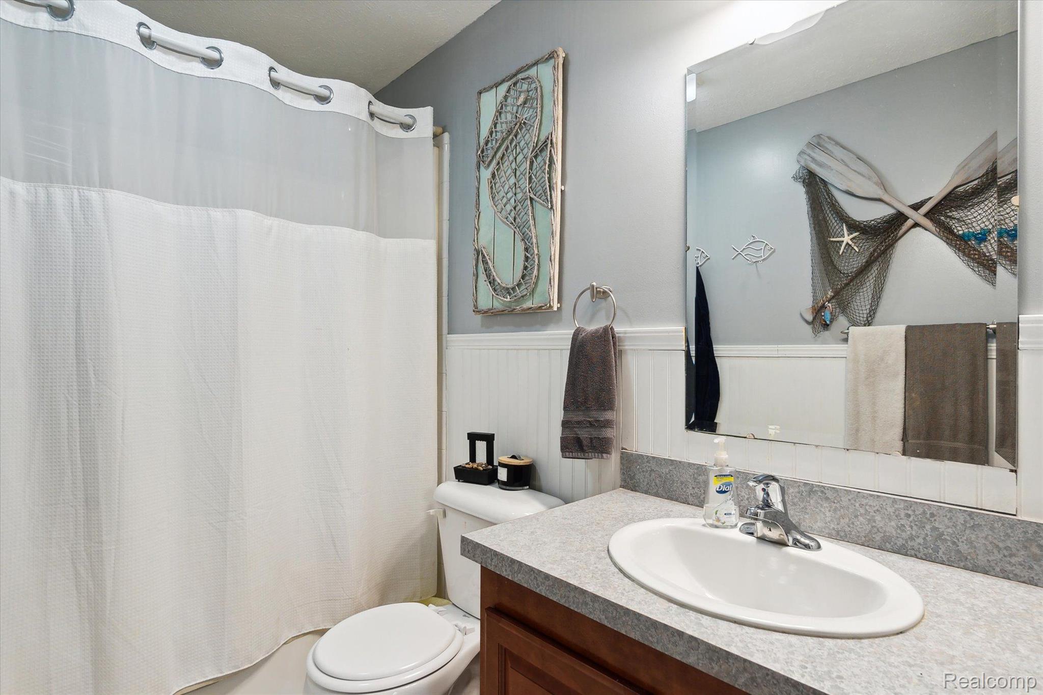 1855 Maxfield Lake Road Hartland, MI 48353 - Photo 18 of 42 Nautical theme bath