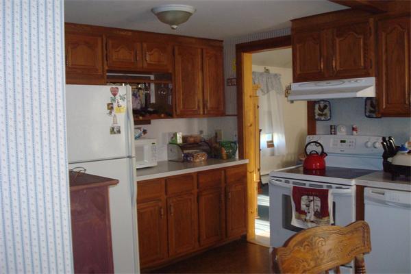 23 Griffin Road Peabody, MA 01960 - Photo 3 of 20 Gallery Image 3