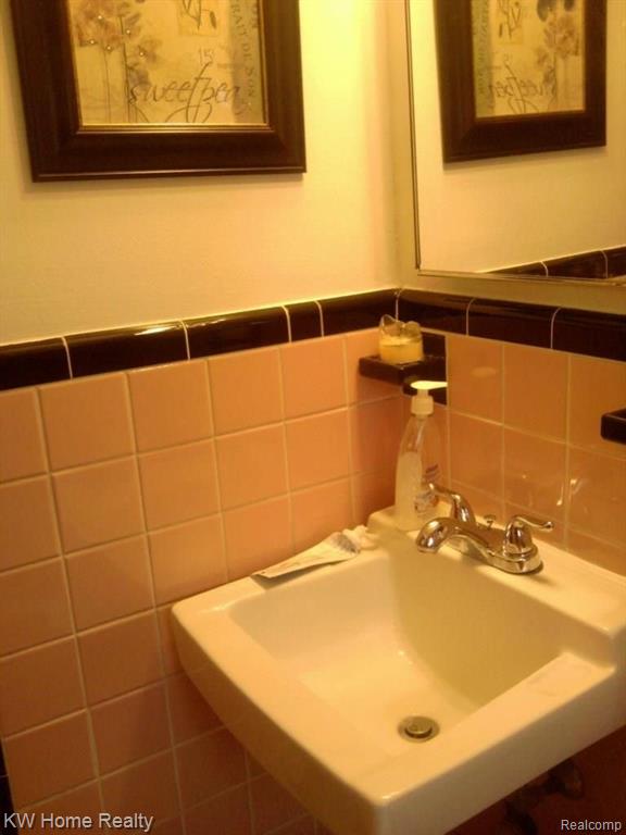 7357 Evergreen Road Detroit, MI 48228 - Photo 12 of 32