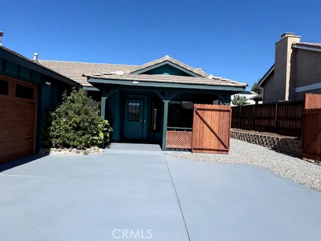 a view of entryway of house