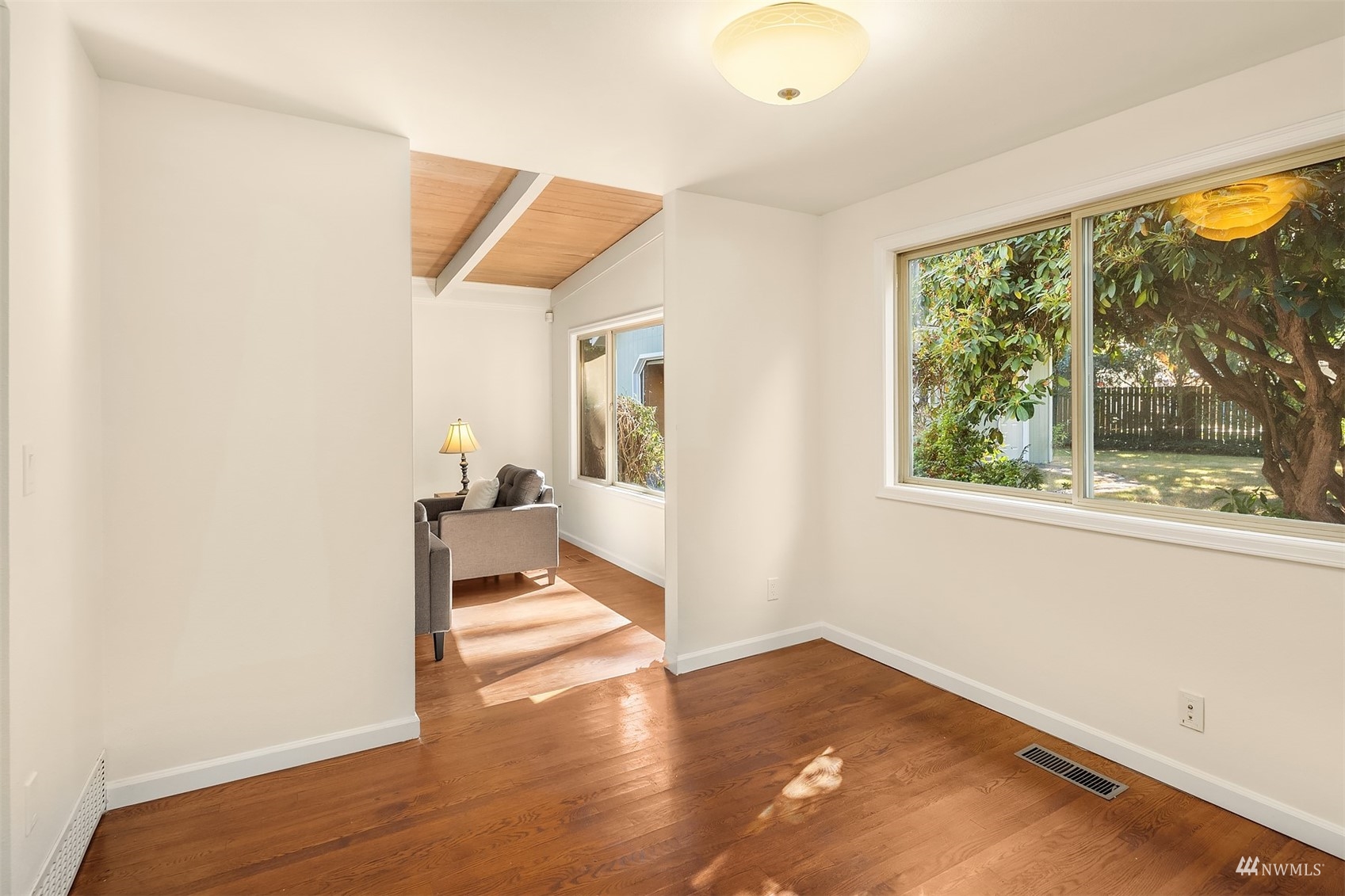 8118 185th Street Southwest Edmonds, WA 98026 - Photo 16 of 31 Gallery Image 16