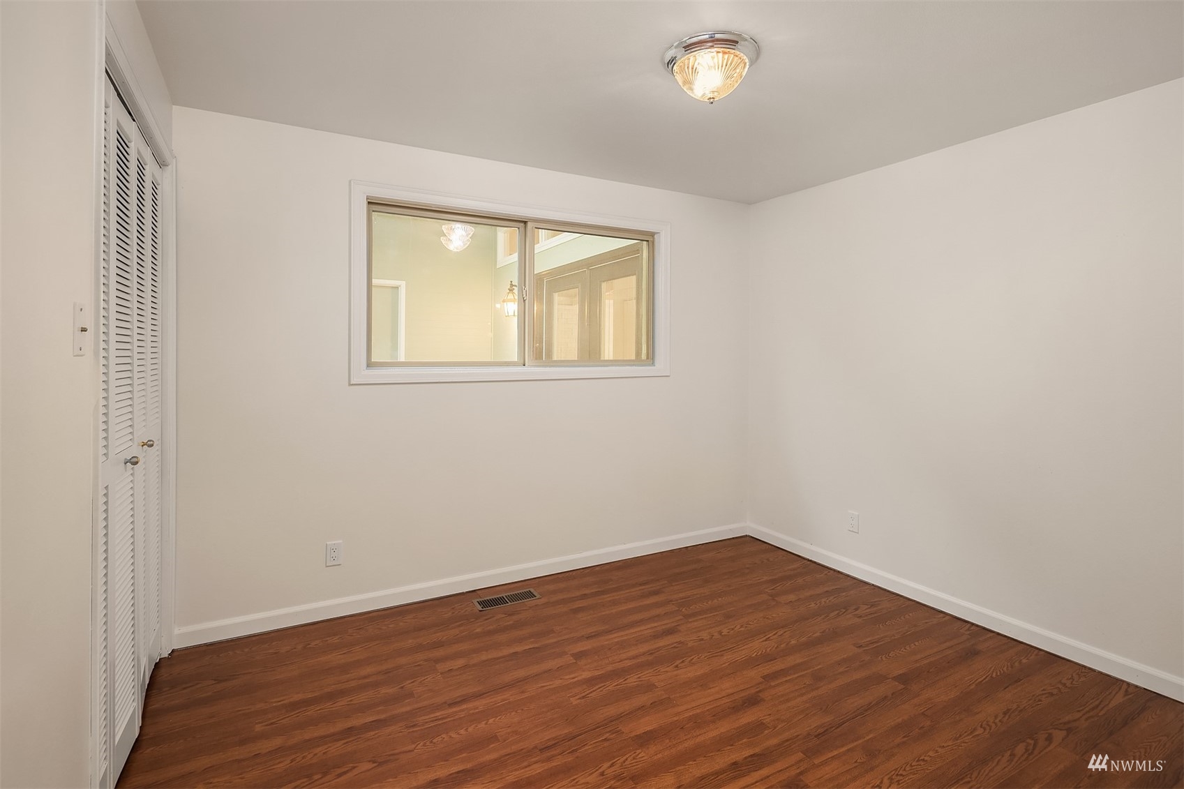 8118 185th Street Southwest Edmonds, WA 98026 - Photo 20 of 31 Gallery Image 20