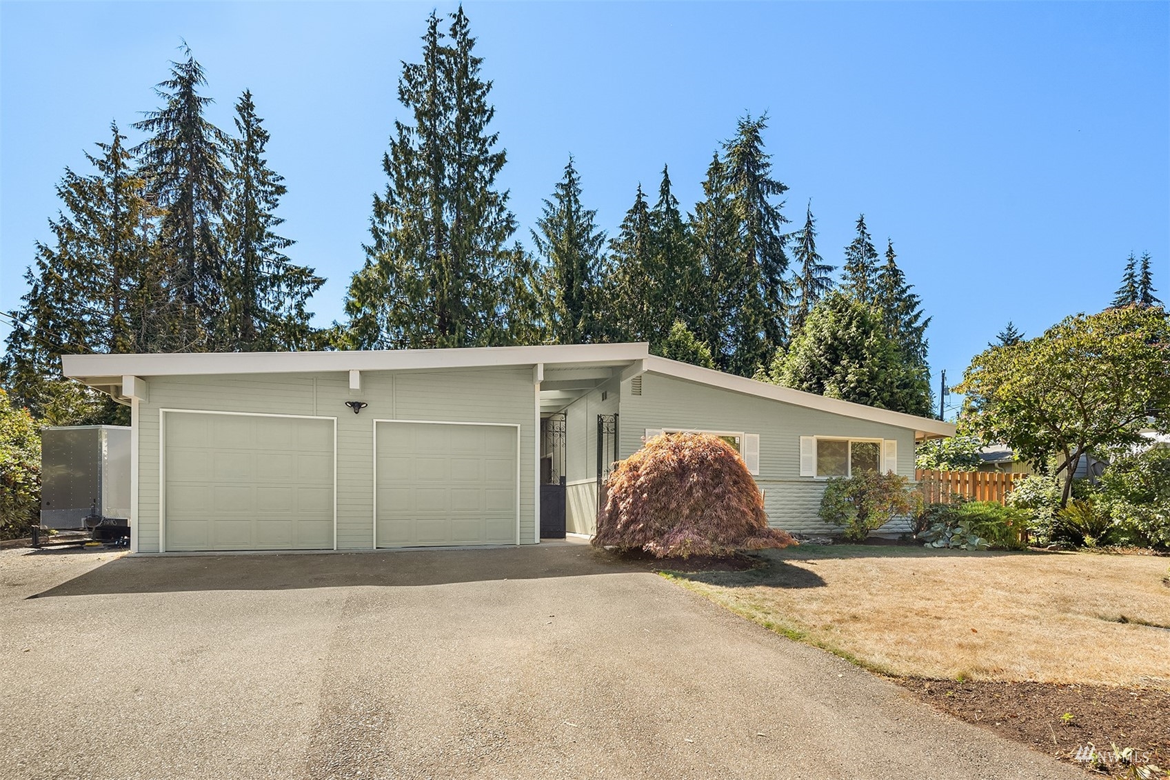 8118 185th Street Southwest Edmonds, WA 98026 - Photo 2 of 31 Gallery Image 2