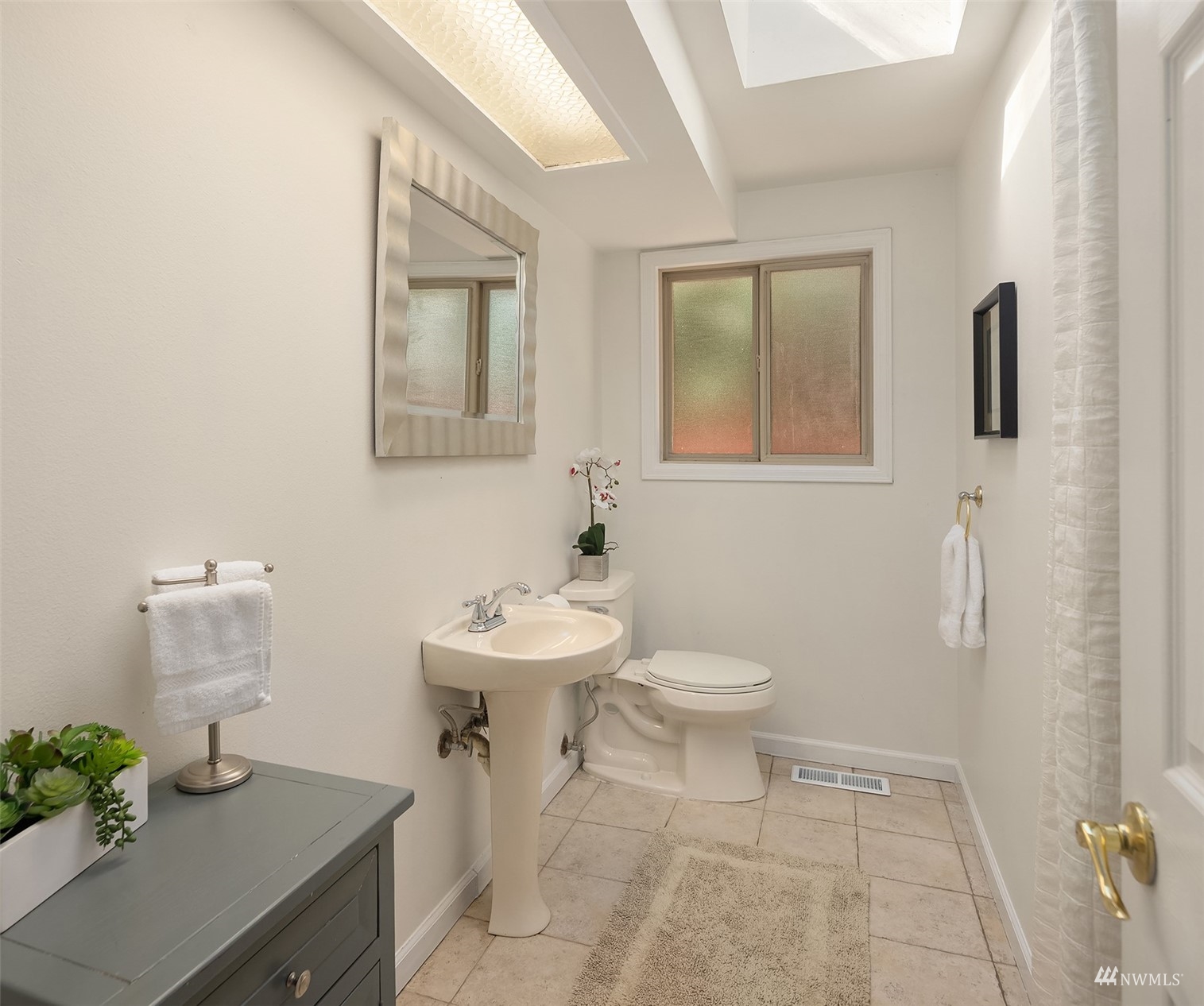 8118 185th Street Southwest Edmonds, WA 98026 - Photo 22 of 31 Gallery Image 22