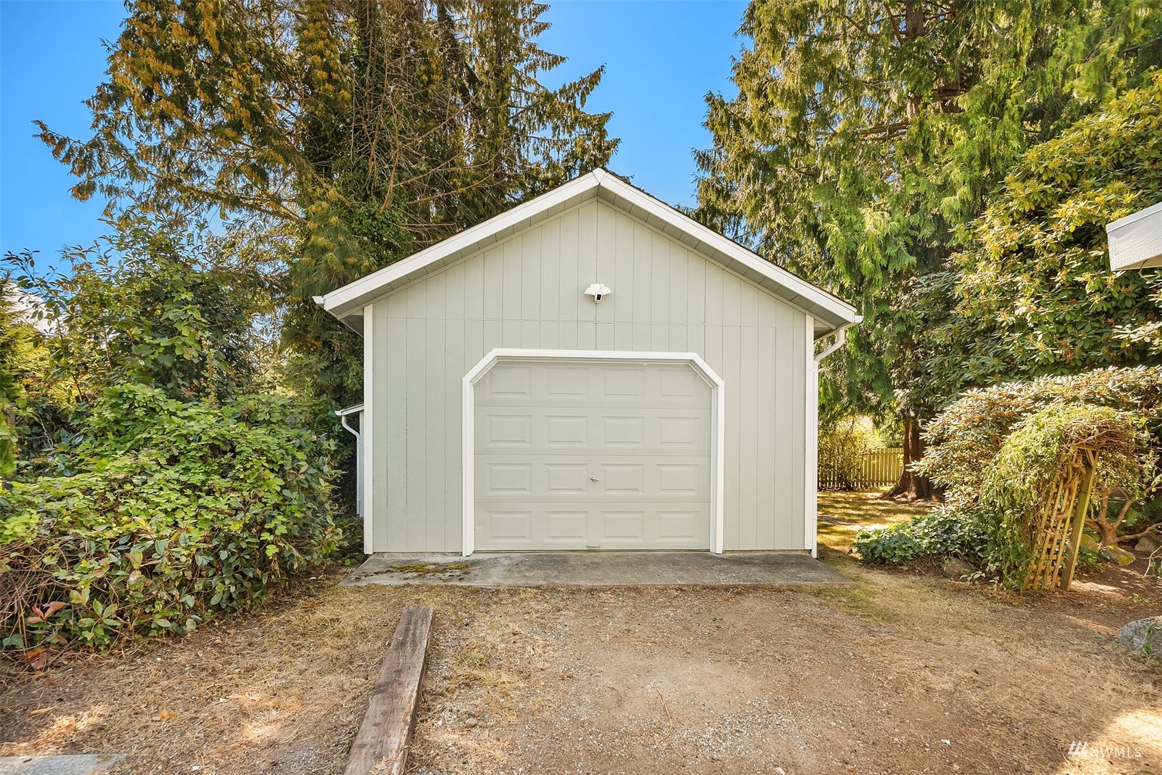 8118 185th Street Southwest Edmonds, WA 98026 - Photo 23 of 31 Gallery Image 23
