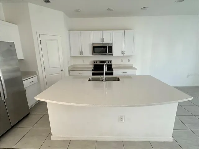 $2,000 | 2946 Canary Avenue, Davenport, FL 33837