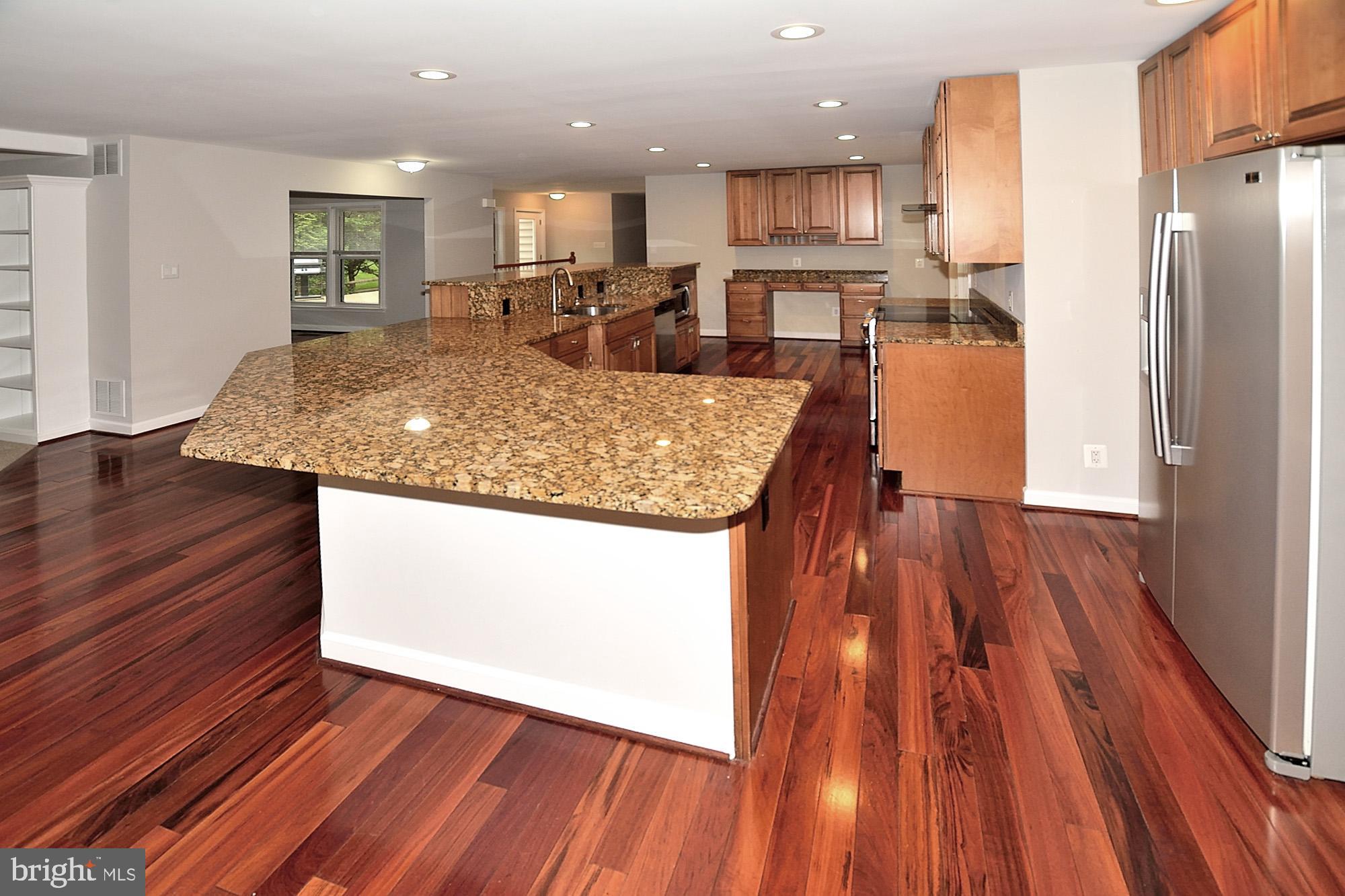5029 Pheasant Ridge Road Fairfax, VA 22030 - Photo 11 of 40 Gallery Image 11