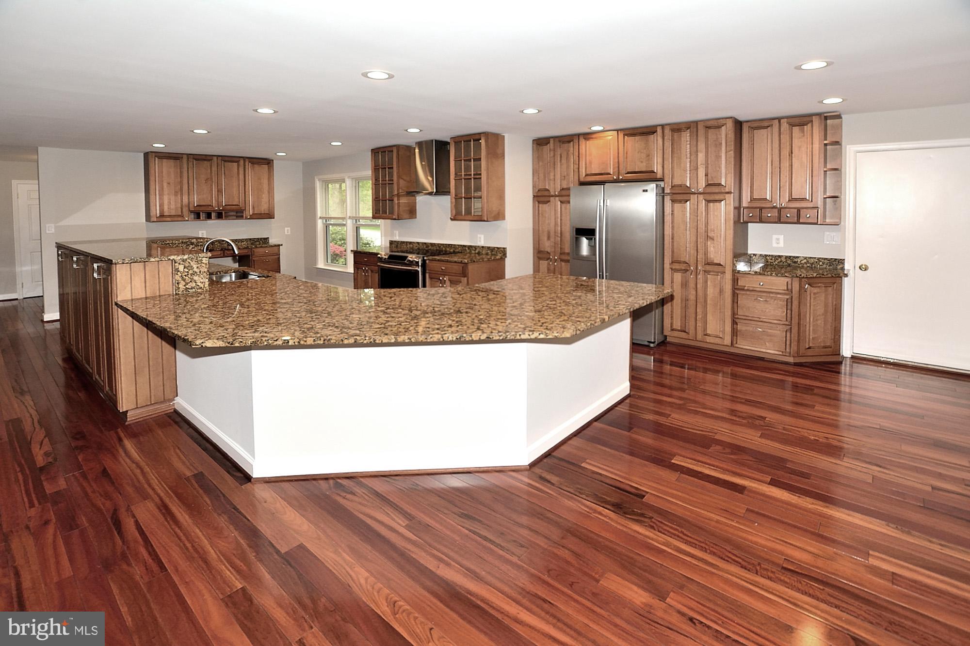 5029 Pheasant Ridge Road Fairfax, VA 22030 - Photo 12 of 40 Gallery Image 12