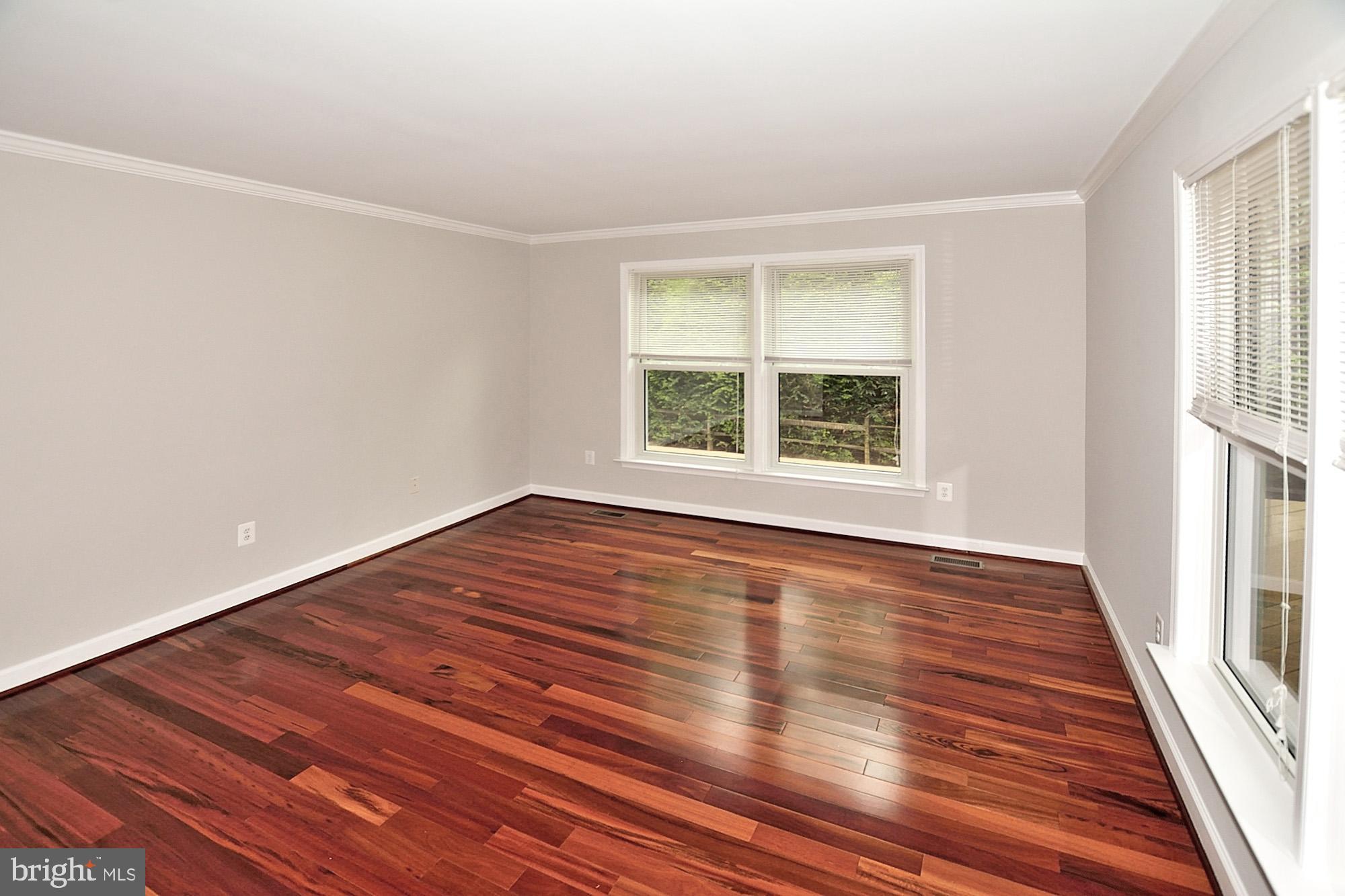5029 Pheasant Ridge Road Fairfax, VA 22030 - Photo 20 of 40 Gallery Image 20