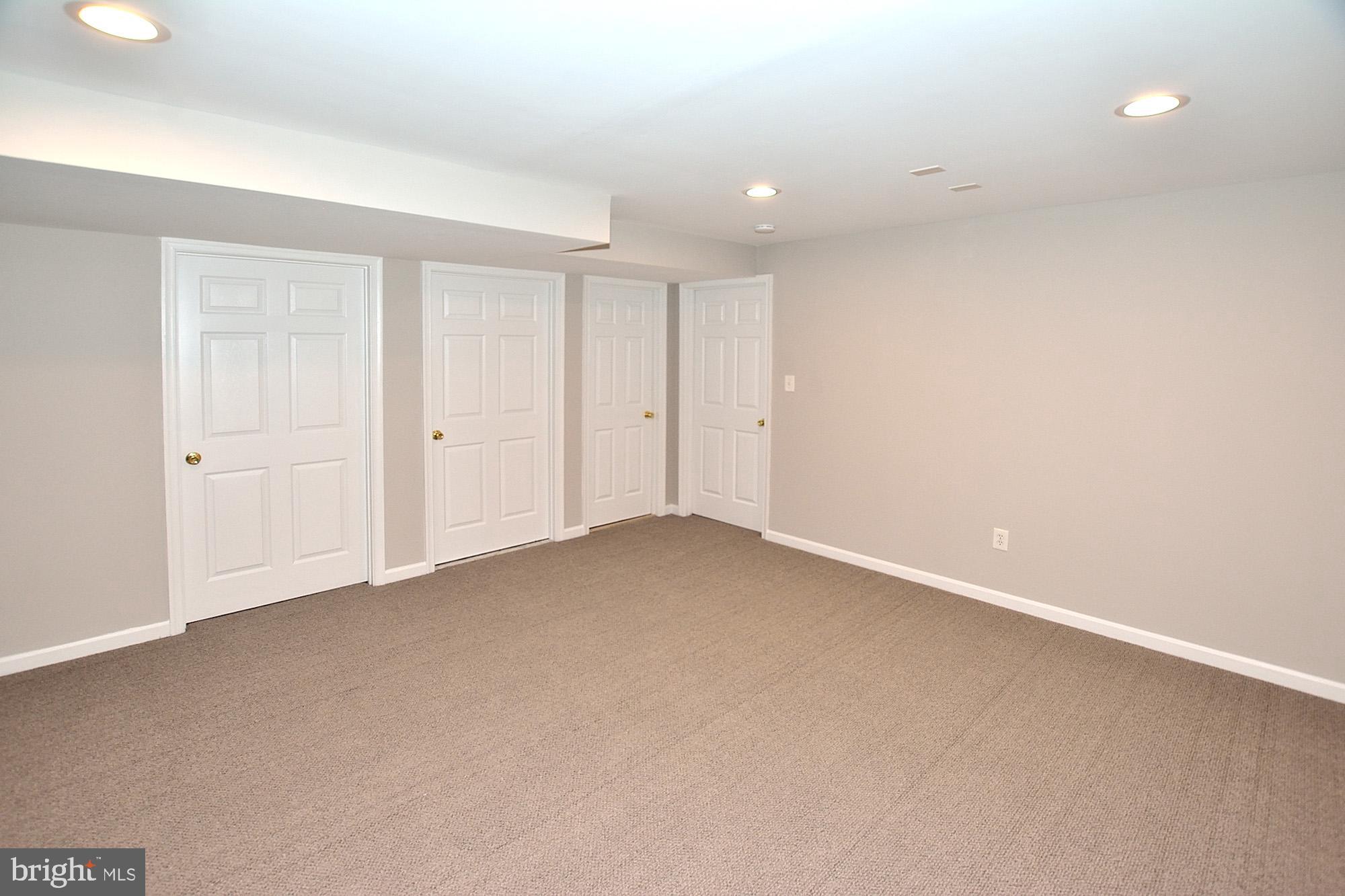 5029 Pheasant Ridge Road Fairfax, VA 22030 - Photo 28 of 40 Gallery Image 28
