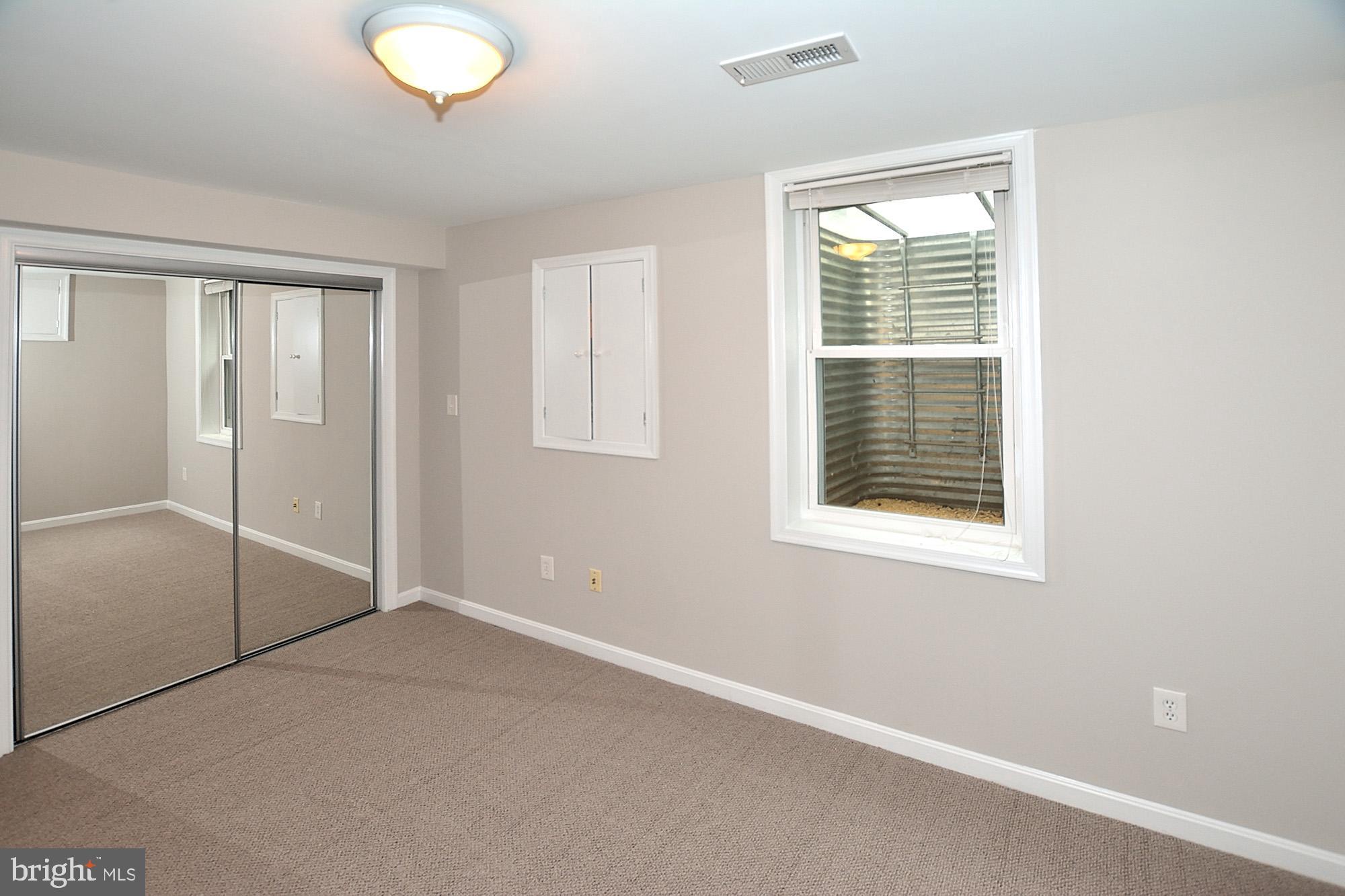 5029 Pheasant Ridge Road Fairfax, VA 22030 - Photo 30 of 40 Gallery Image 30