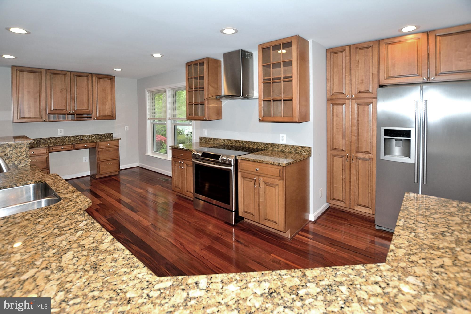 5029 Pheasant Ridge Road Fairfax, VA 22030 - Photo 9 of 40 Gallery Image 9