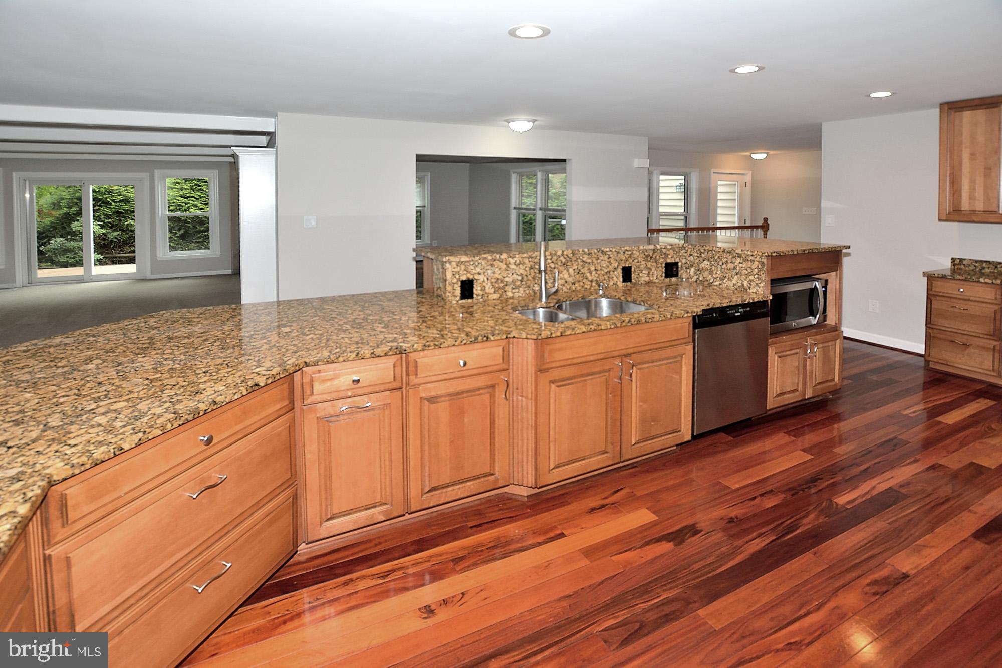 5029 Pheasant Ridge Road Fairfax, VA 22030 - Photo 10 of 40 Gallery Image 10