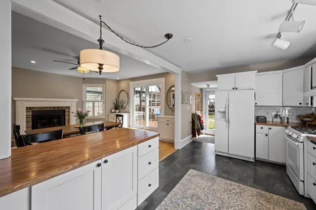 $4,000 | 2168 1st Street, White Bear Lake, MN 55110