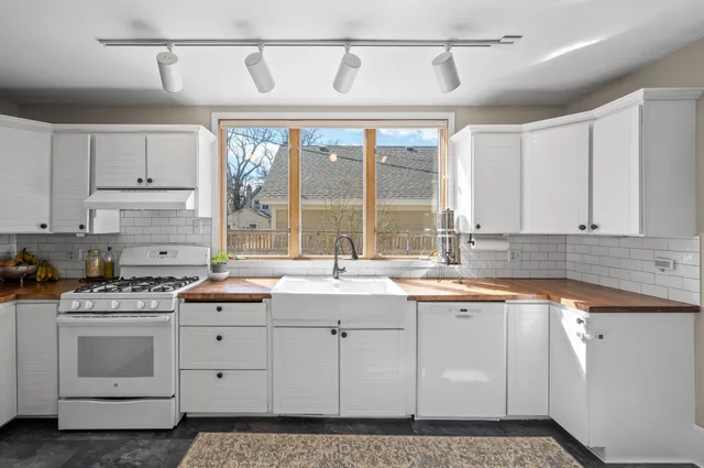 $4,000 | 2168 1st Street, White Bear Lake, MN 55110