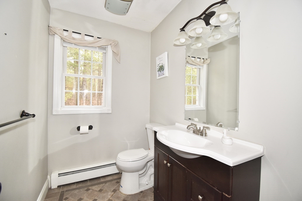 183 Jewett Street Springfield, MA 01129 - Photo 8 of 23