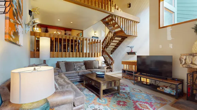 $975,000 | 469 Snowcreek Road, Unit 469, Mammoth Lakes, CA 93546