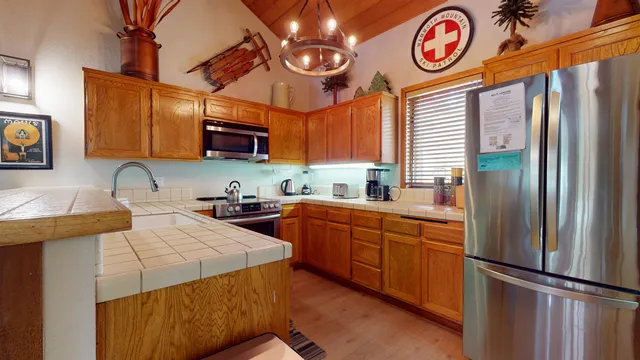 $975,000 | 469 Snowcreek Road, Unit 469, Mammoth Lakes, CA 93546