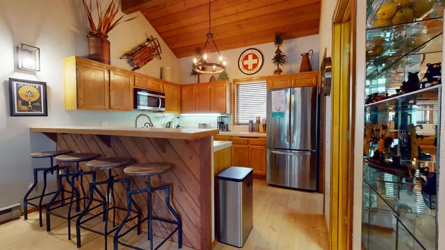 $975,000 | 469 Snowcreek Road, Unit 469, Mammoth Lakes, CA 93546