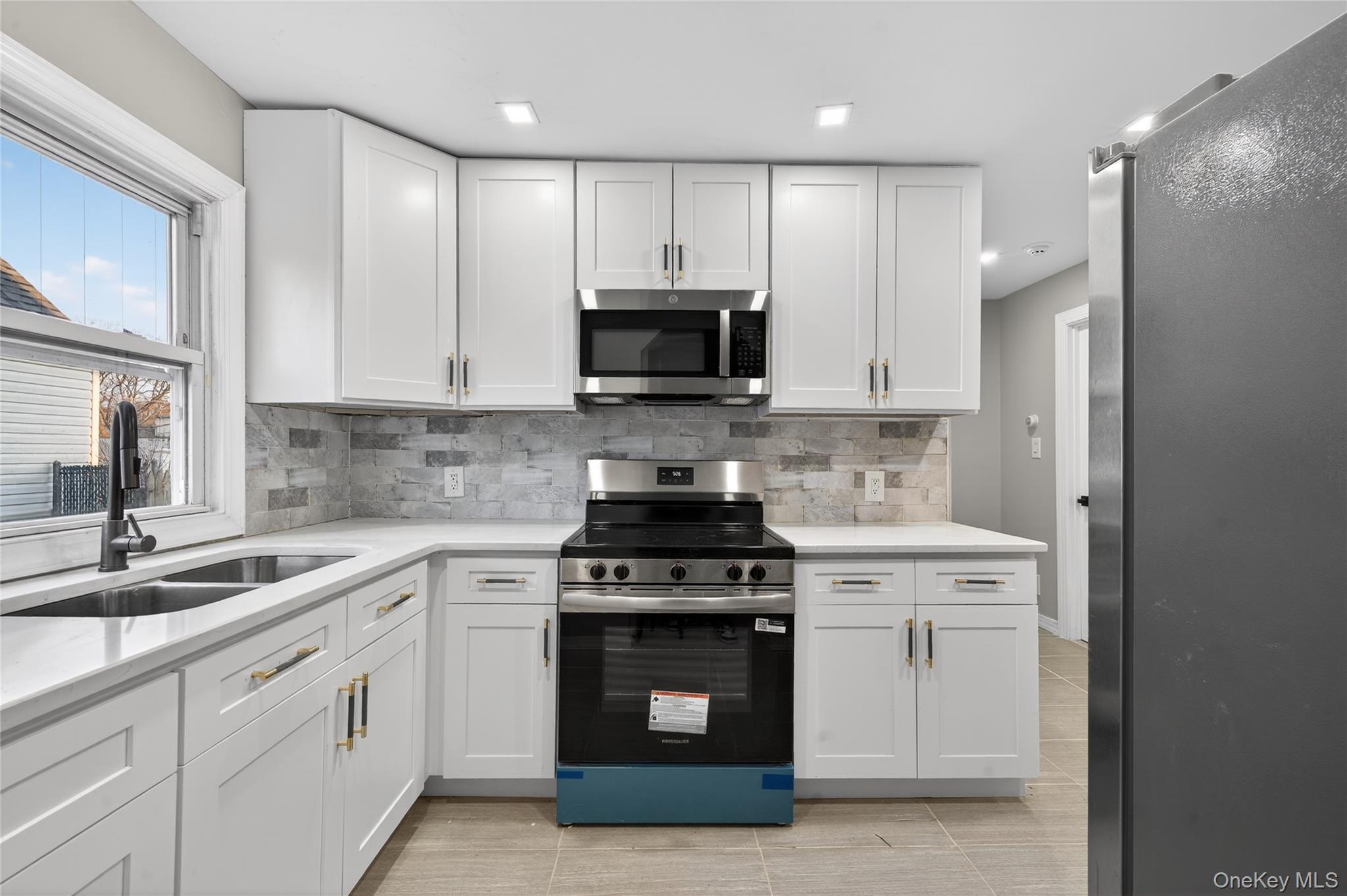 249-30 147th Road Queens, NY 11422 - Photo 16 of 38