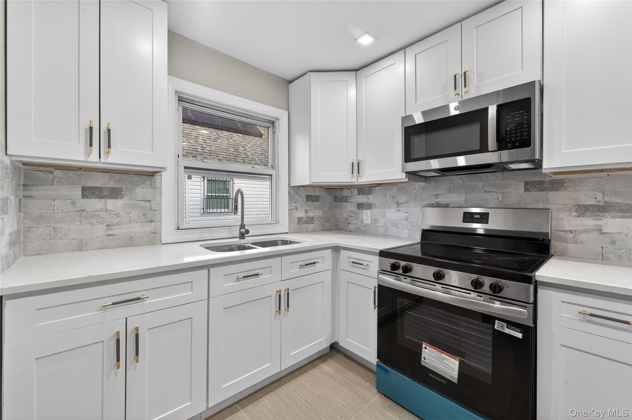 249-30 147th Road Queens, NY 11422 - Photo 17 of 38