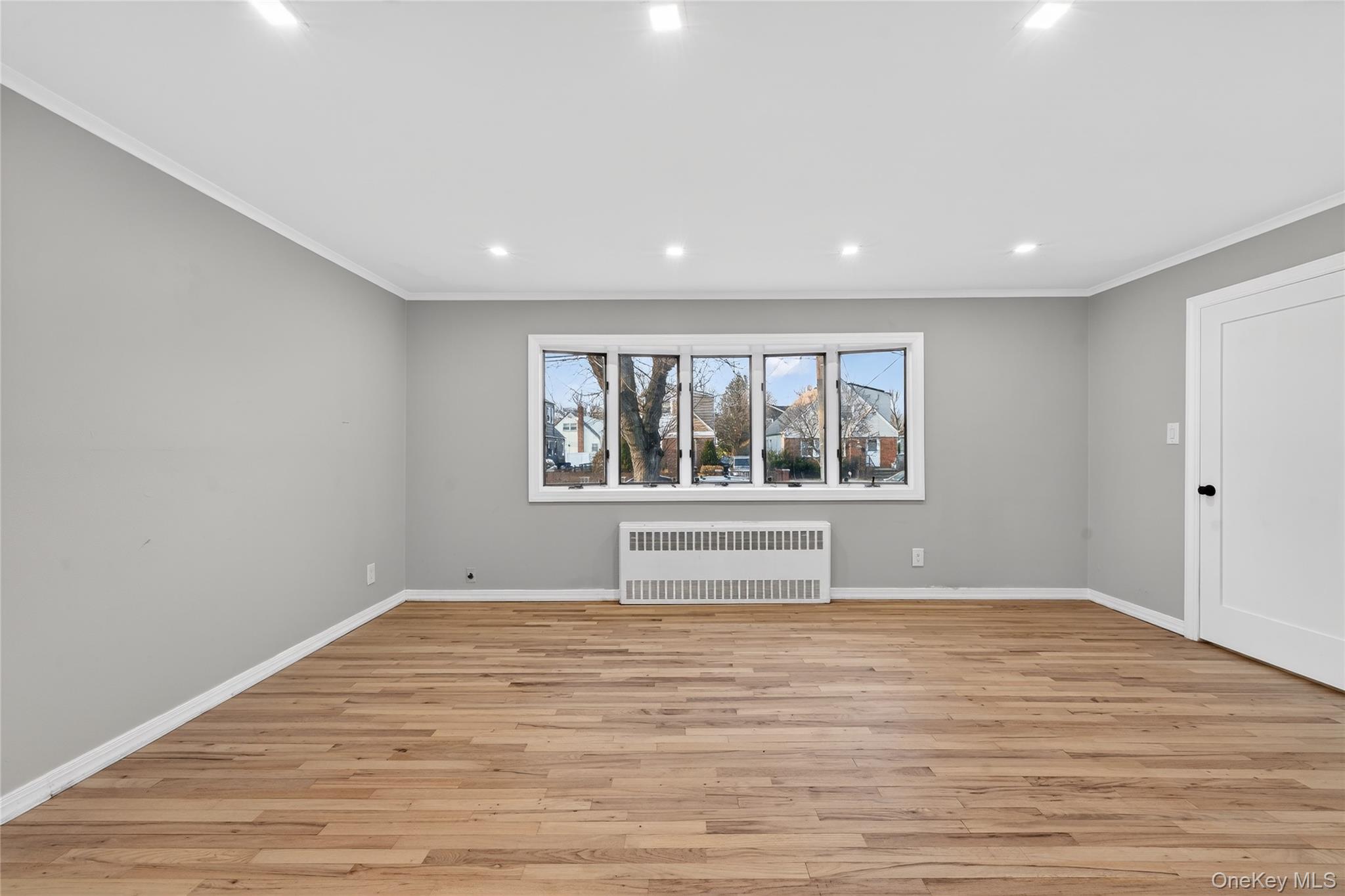 249-30 147th Road Queens, NY 11422 - Photo 6 of 38