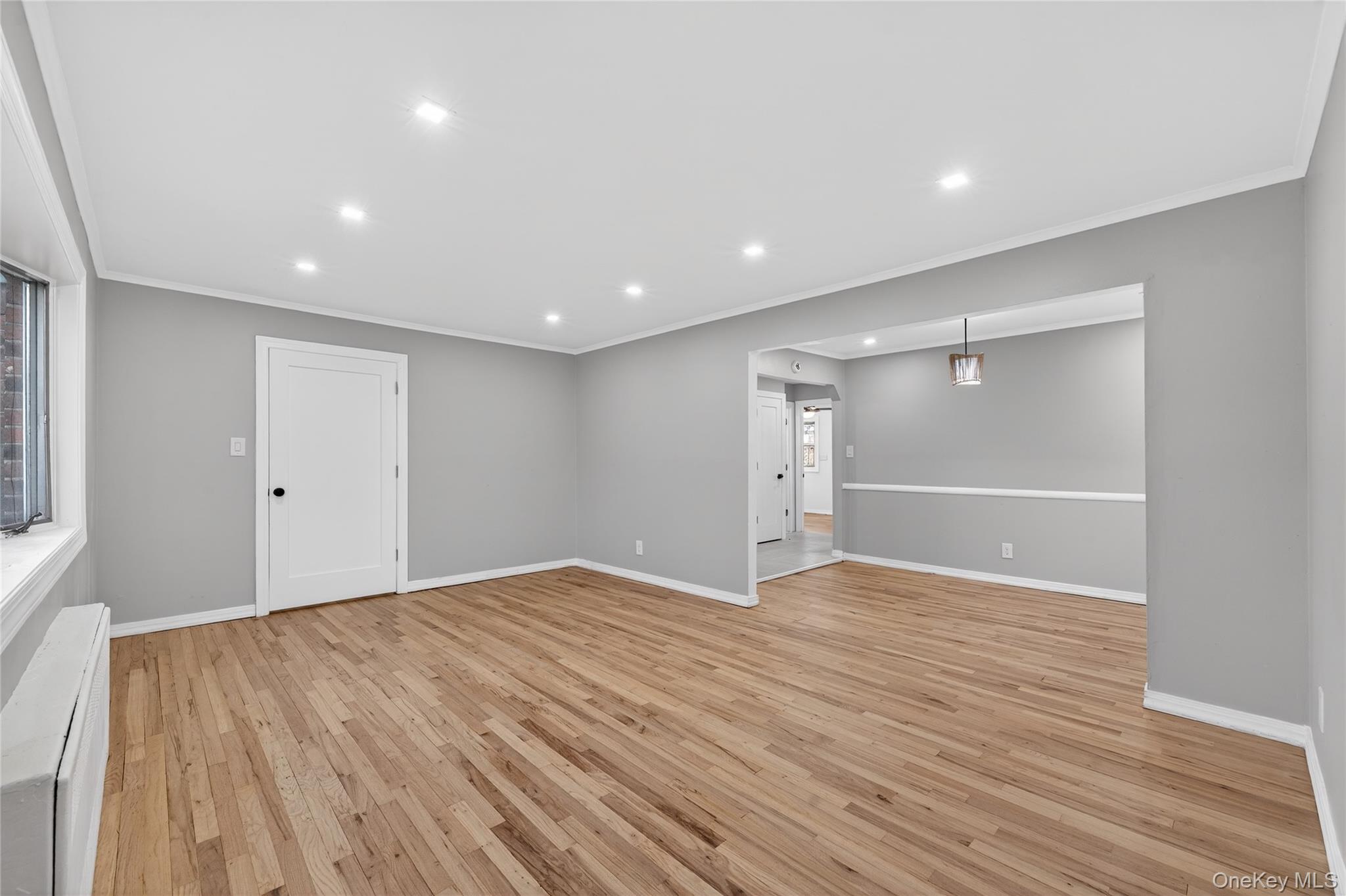 249-30 147th Road Queens, NY 11422 - Photo 7 of 38