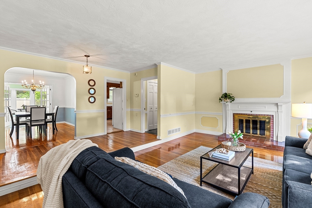 173 Florence Road Lowell, MA 01851 - Photo 9 of 42