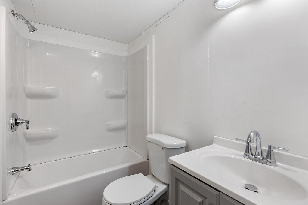 218 Hebron Road Oxford, ME 04270 - Photo 23 of 42 06_BP5A4651_DxO_mls