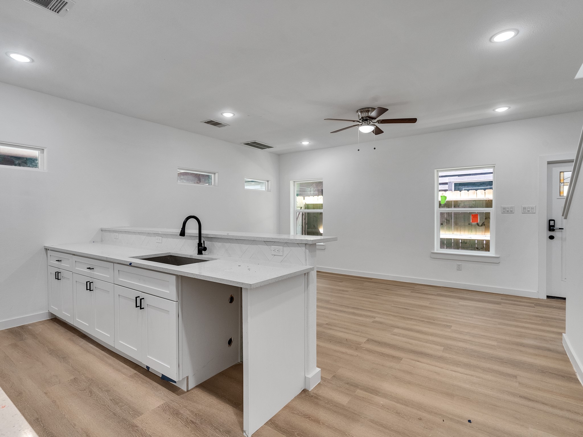 4824 Baton Rouge Street Houston, TX 77028 - Photo 8 of 18 Photo of a similar unit