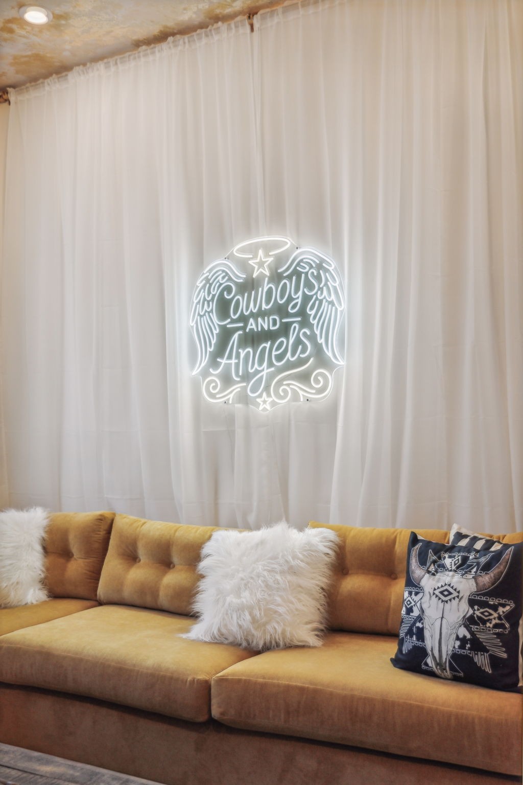 1310 Lischey Avenue, Unit 306 Nashville, TN 37207 - Photo 22 of 58 a living room with furniture and a curtain