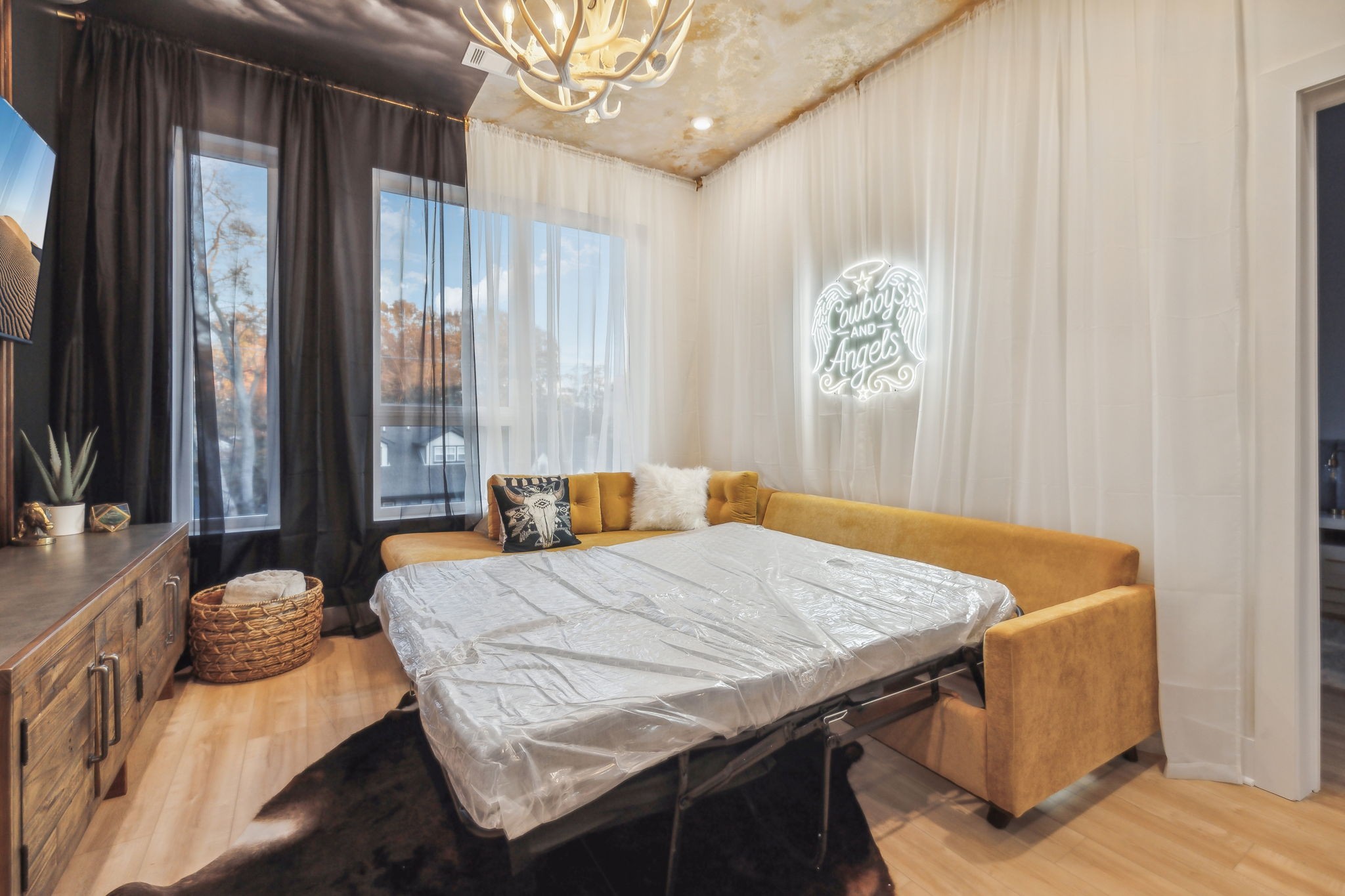 1310 Lischey Avenue, Unit 306 Nashville, TN 37207 - Photo 46 of 58 a bedroom with a bed and a table