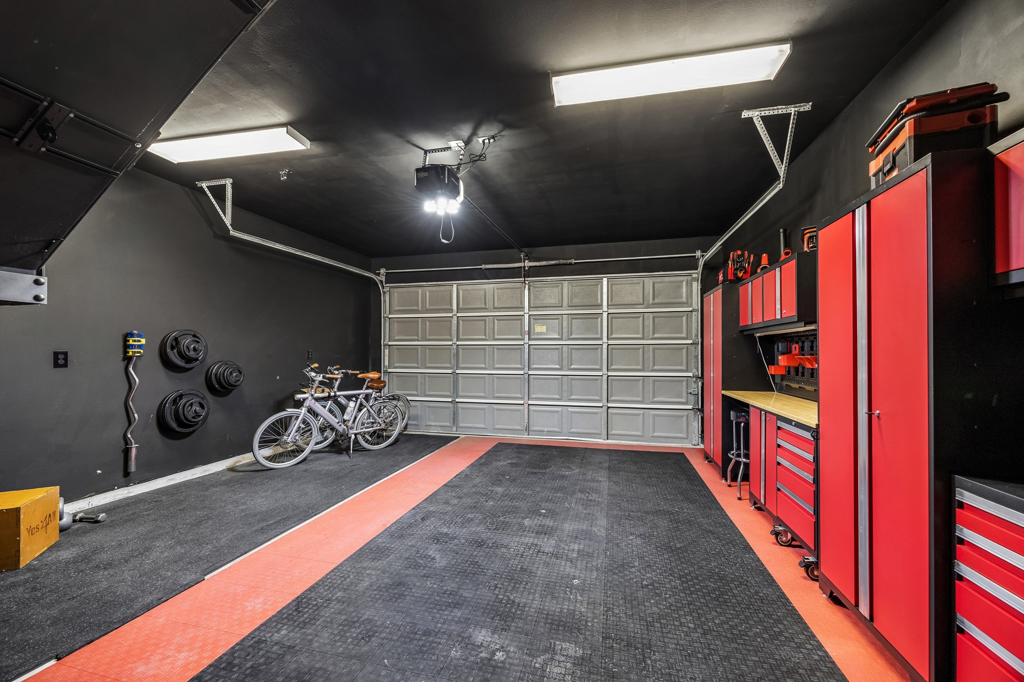 624 East 28th Street Houston, TX 77008 - Photo 31 of 34 a view of a garage with stuff