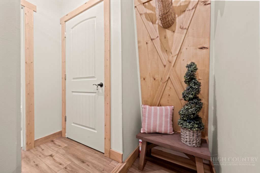40 Hemlock Hill Road, Unit B Banner Elk, NC 28604 - Photo 9 of 23 Gallery Image 9