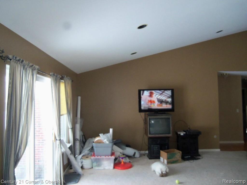 9560 Crown Ridge Road White Lake, MI 48386 - Photo 10 of 23 9560 Crown Ridge 011.jpg