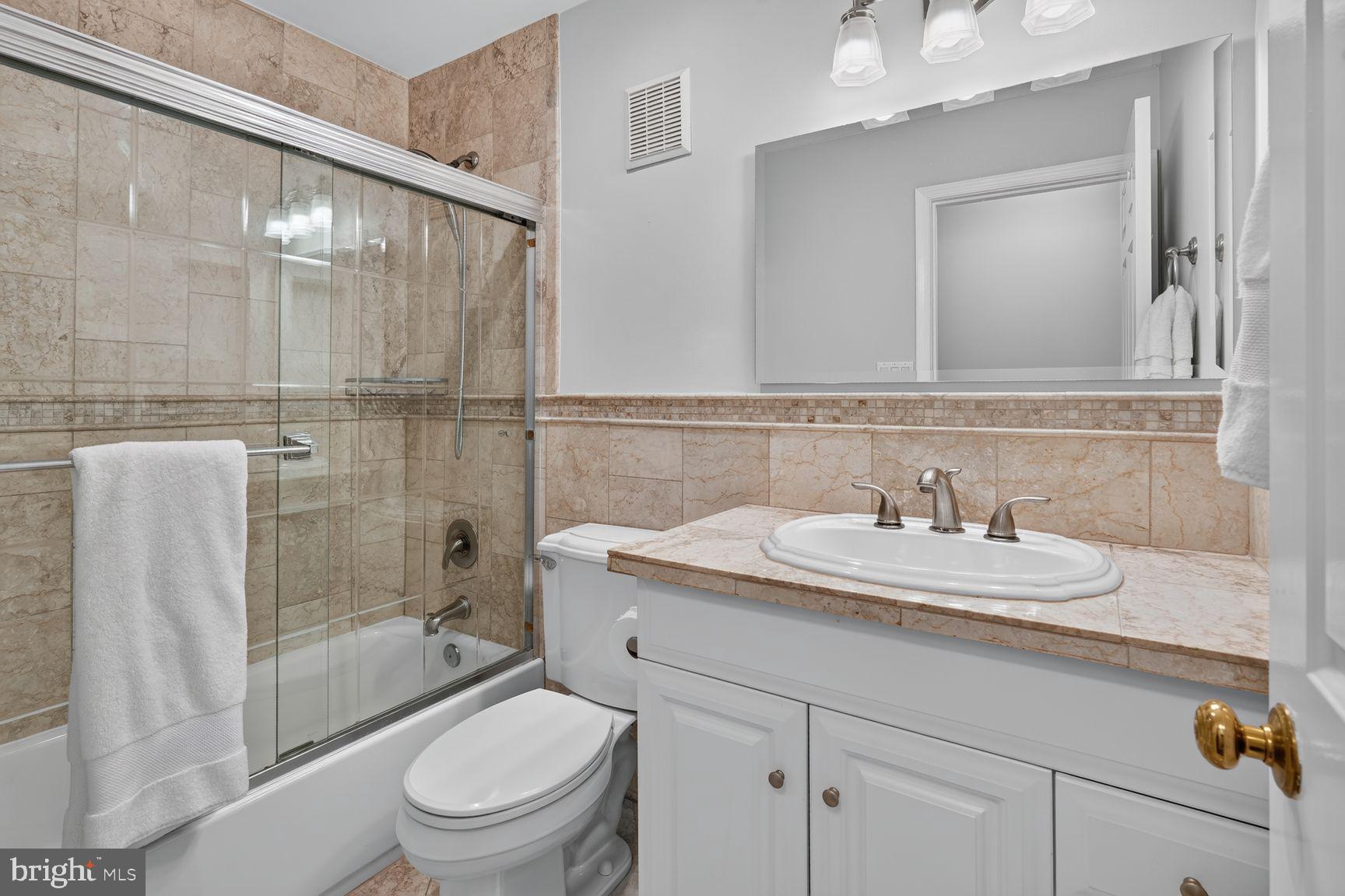 3271 Sutton Place Northwest, Unit D Washington, DC 20016 - Photo 17 of 28