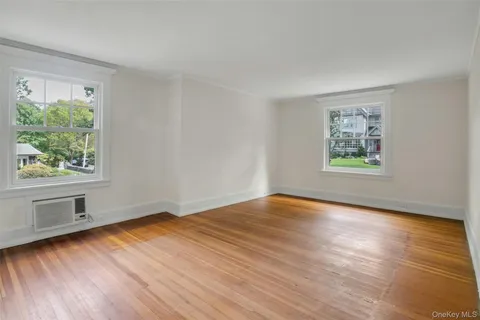 $1,798,000 | 145 Cliff Avenue, Pelham, NY 10803