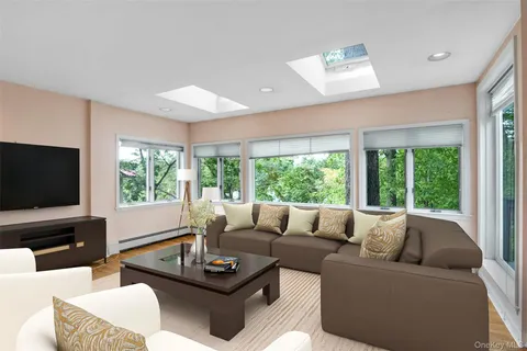 $1,798,000 | 145 Cliff Avenue, Pelham, NY 10803