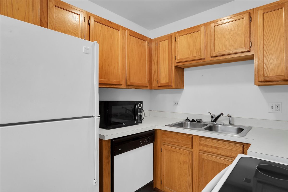 2700 Light Road, Unit 208 Oswego, IL 60543 - Photo 12 of 30 Gallery Image 12