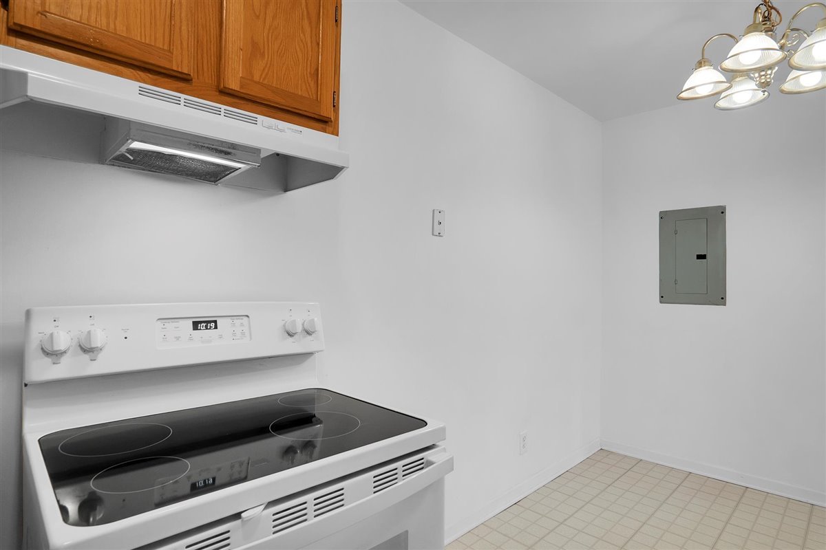 2700 Light Road, Unit 208 Oswego, IL 60543 - Photo 13 of 30 Gallery Image 13