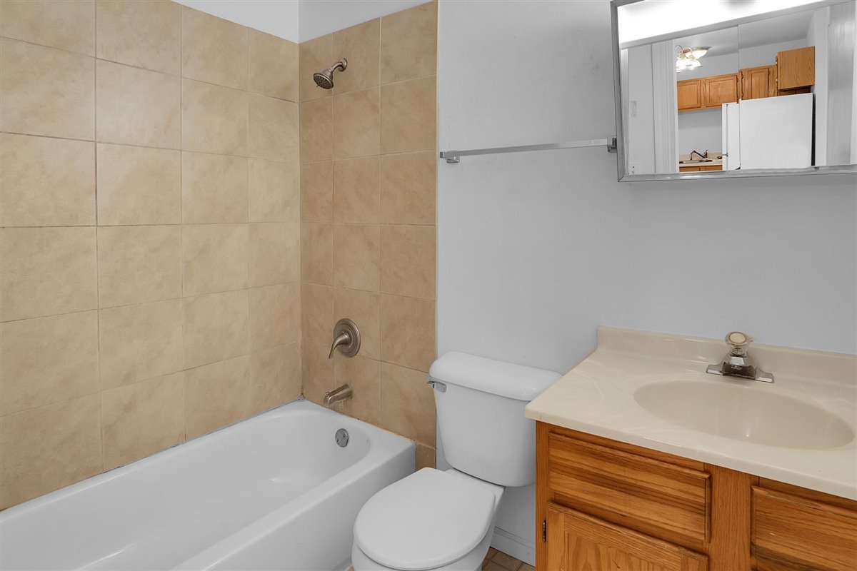 2700 Light Road, Unit 208 Oswego, IL 60543 - Photo 23 of 30 Gallery Image 23