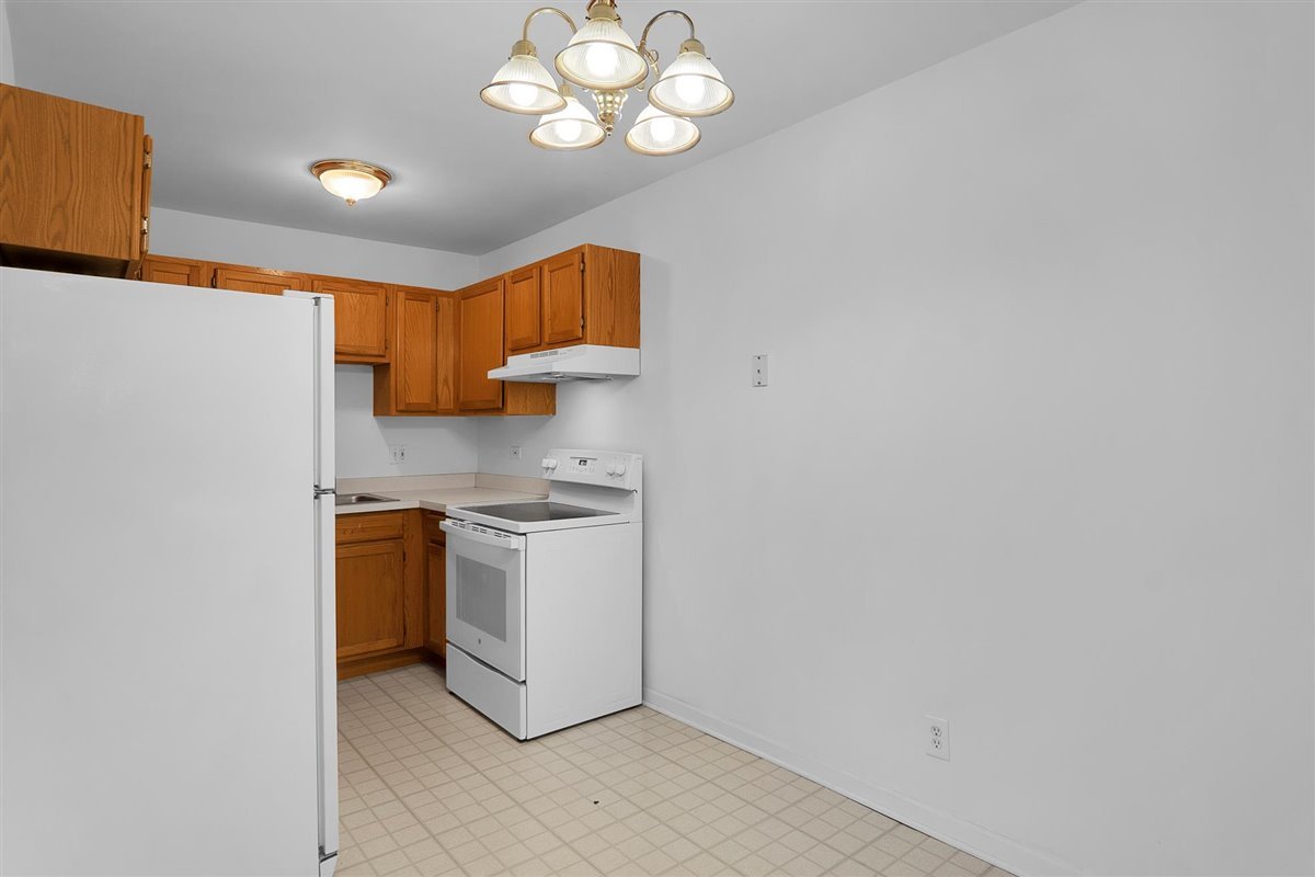 2700 Light Road, Unit 208 Oswego, IL 60543 - Photo 10 of 30 Gallery Image 10