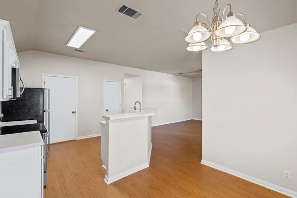 $1,250 | 3301 El Salido Parkway, Unit 621, Cedar Park, TX 78613