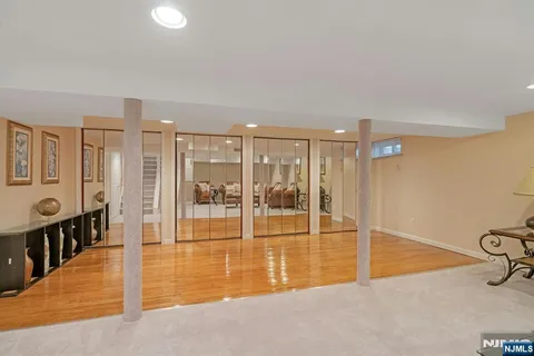 $899,000 | 28 Pitcairn Avenue, Ho-Ho-Kus, NJ 07423